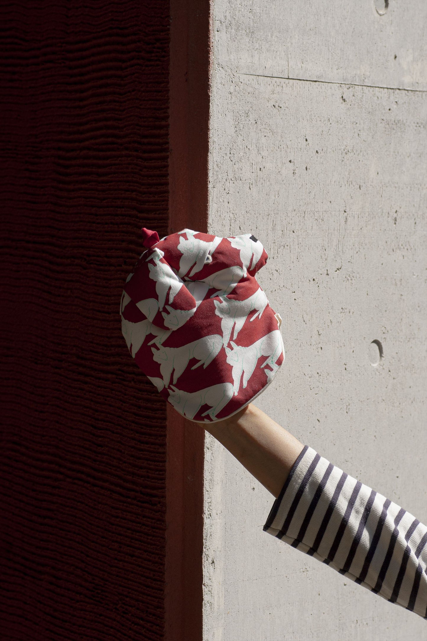 いぬのパペつかみ ワインレッド